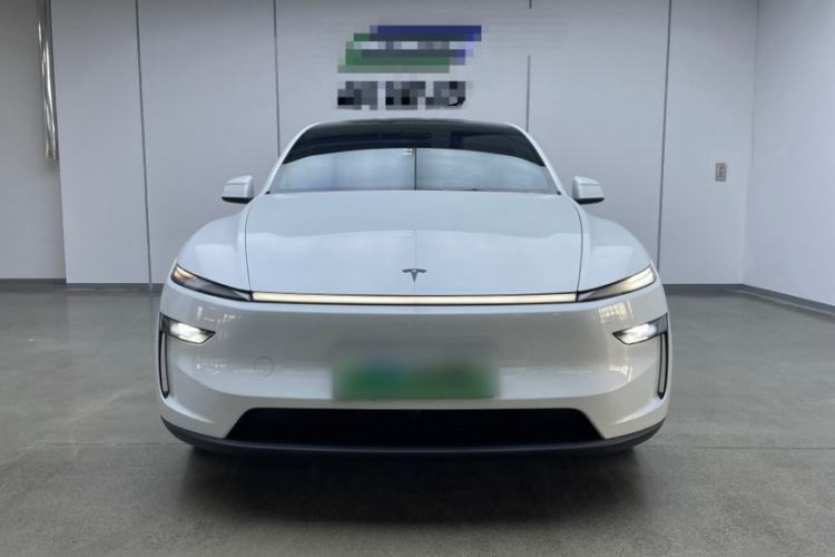 Used Tesla Model Y L 2025 Model Long-Range All-Wheel-Drive Version
