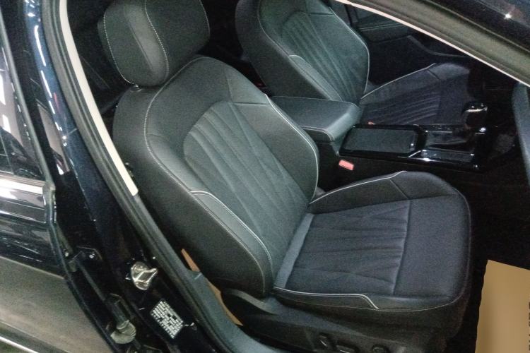 Used Volkswagen Passat 2023 Revised 380TSI Luxury Edition
