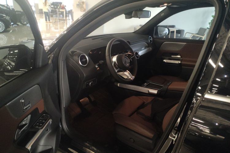 Used Mercedes-Benz GLB 2023 Refreshed GLB 200 Dynamic Edition Driver Seat