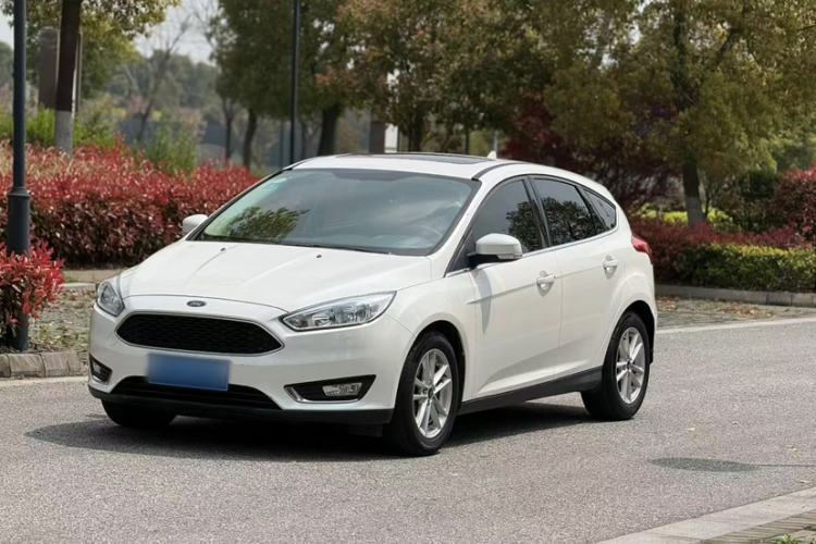 Used Ford Focus 2017 Hatchback EcoBoost 180 Automatic Elite Model Front Left 45 Deg