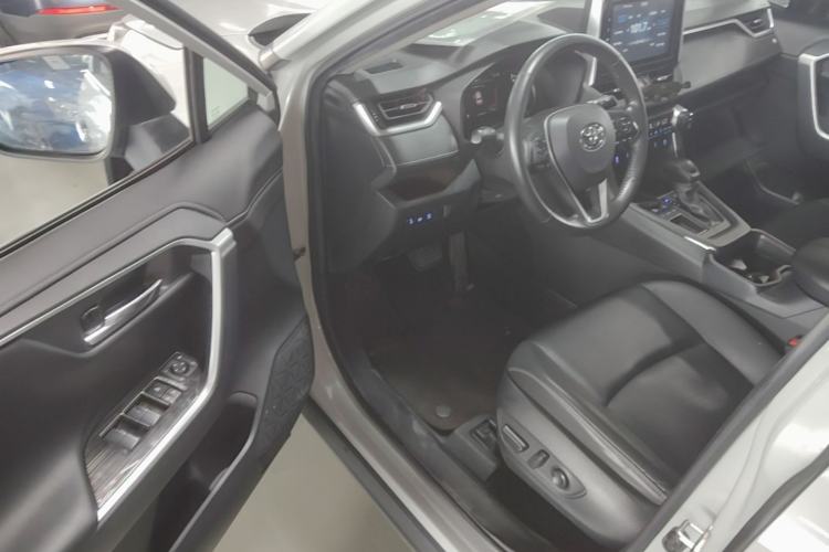 Used Toyota RAV4 2020 2.0L CVT Two-Wheel Drive Prestige Edition