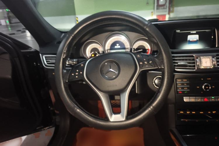 Used Mercedes-Benz E-Class 2015 E 260 L Sport Luxury Model Steering Wheel