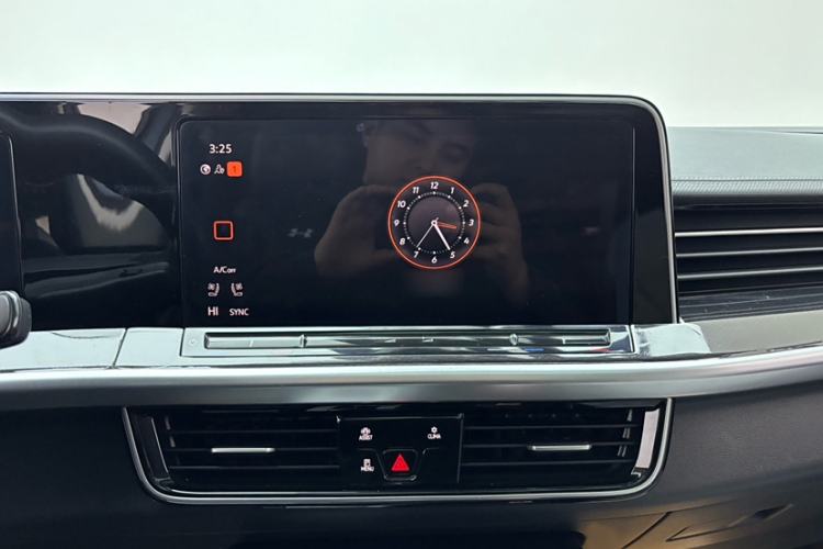 Used Volkswagen Tavendor 2023 380TSI Four-Wheel Drive R-Line Cruise Edition Audio And AC Panel