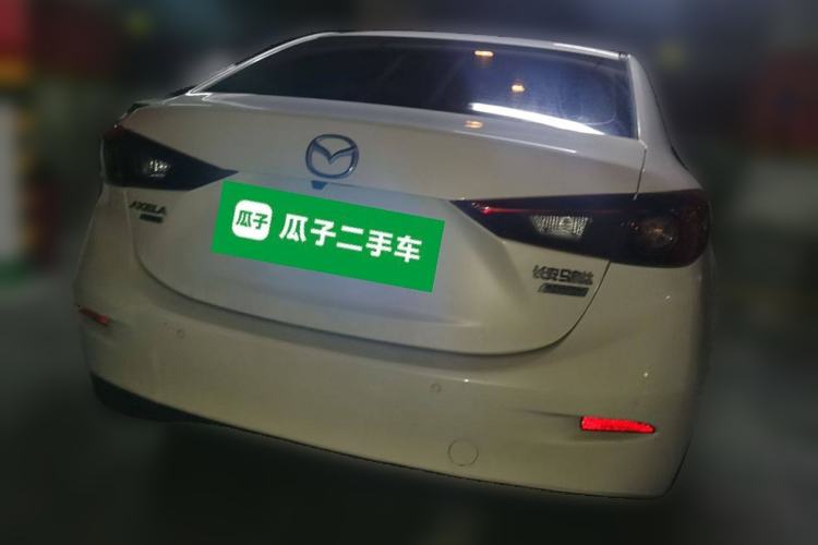 Used Mazda 3 Axela 2016 Sedan 1.5L Manual Luxury Model