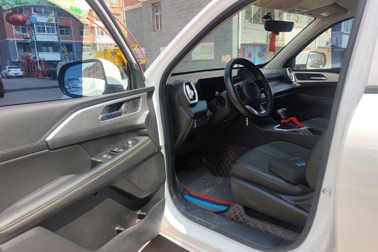 Used Great Wall King Kong Poer 2023 2.0T Automatic Diesel Two-Wheel-Drive Elite Version Flatbed GW4D20M Driver Seat