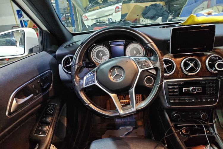 Used Mercedes-Benz GLA 2015 GLA 260 4MATIC
