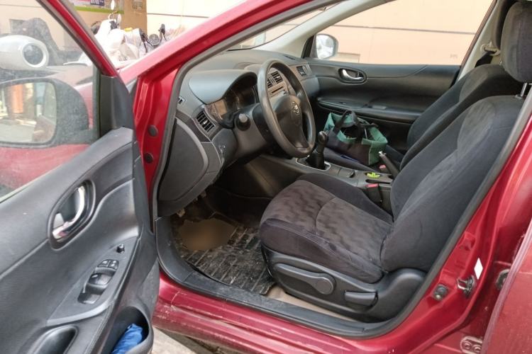 Used Nissan Tiida 2011 1.6L Manual Comfort Edition