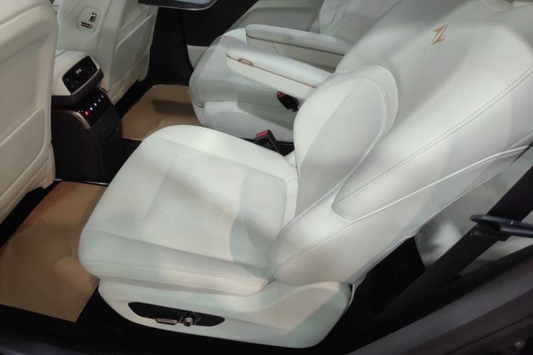 Used Dongfeng eπ eπ008 2024 636Max All-Electric Version 6 Seats