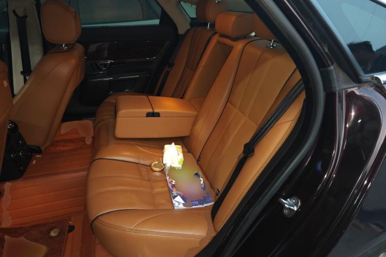 Used Jaguar XJ 2014 XJL 3.0 SC Two-Wheel-Drive Panoramic Business Edition Left Rear Seat