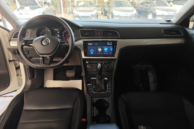 Used Volkswagen Lamando 2017 230TSI DSG Fashion Edition
