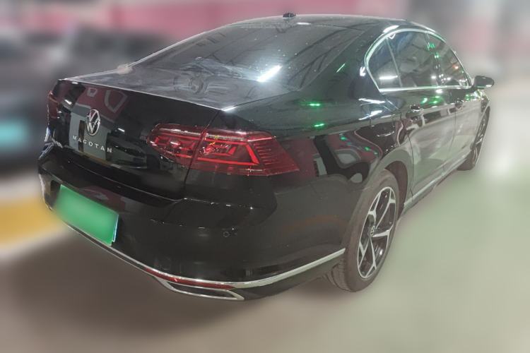 Used Volkswagen Magotan 2026 30 Million Vehicles Selected Model 380TSI DSG Luxury Edition Rear Right 45 Deg