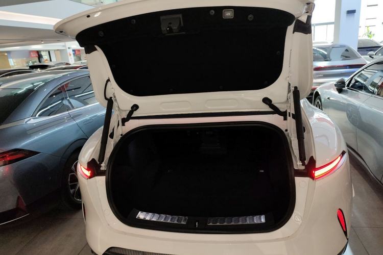 Used Avatr 11 2023 HarmonyOS Version Smart Enjoyment Upgrade Model 90-Degree Rear-Wheel Drive Edition Trunk