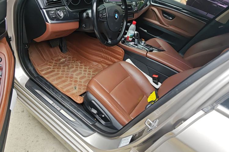 Used BMW 5 Series 2014 520Li Elegant Model
