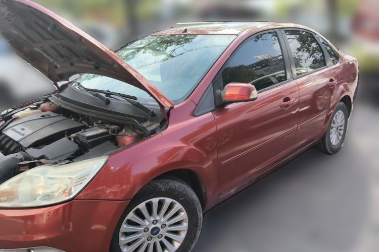 Used Ford Focus 2013 Sedan Classic 1.8L Automatic Fashion Edition Front Left 45 Deg