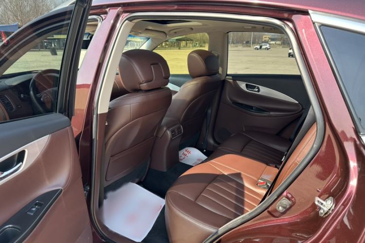 Used Infiniti QX50 2015 2.5L Enjoyment Edition Interior 13