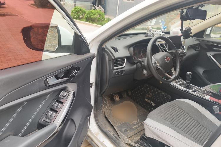 Used FAW Senya R9 2018 1.2T Manual Luxury Smart Edition
