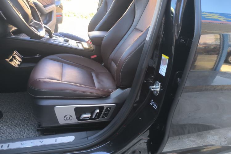 Used Wey VV6 2020 2.0T Two-Wheel Drive Smart Enjoyment+