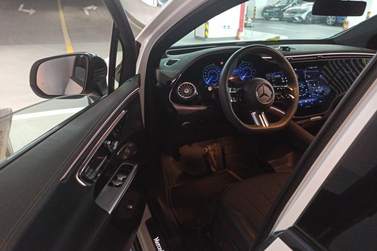 Used Mercedes-Benz EQE SUV 2024 350 4MATIC Pioneer Edition Driver Seat