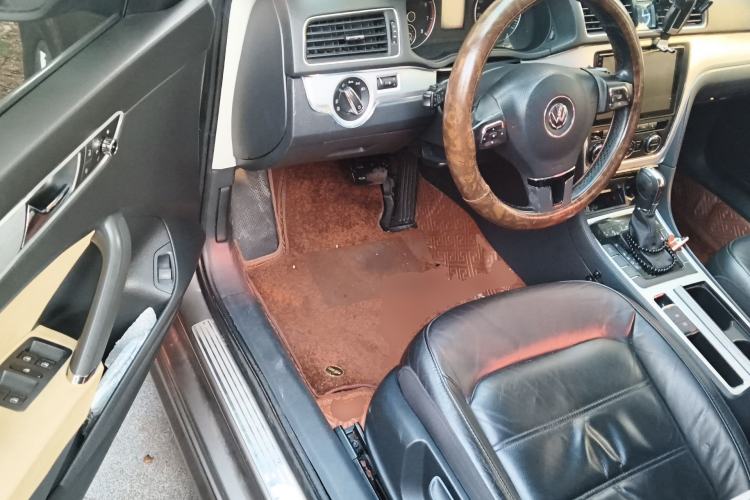 Used Volkswagen Passat 2013 1.8TSI DSG Prestige Edition Driver Seat