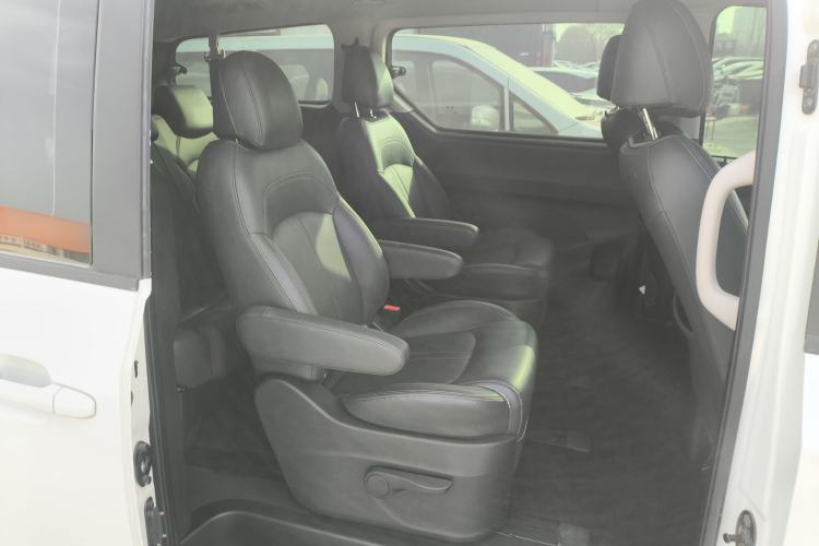 Used SAIC MAXUS G10 2019 Facelift PLUS 2.0T Automatic Elite Edition China VI