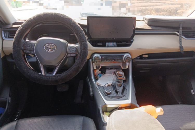 Used Toyota RAV4 2020 Dual-Engine 2.5L E-CVT Four-Wheel Drive Elite Edition Center Console