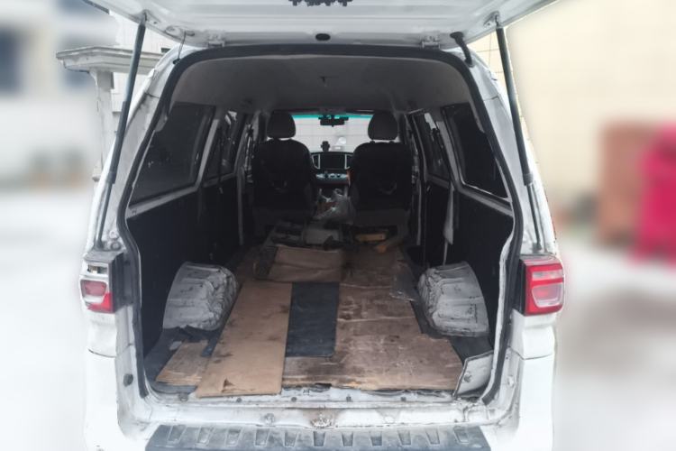 Used FORTHING Lingzhi M5 2020 Comfort Model 5 Seats Trunk