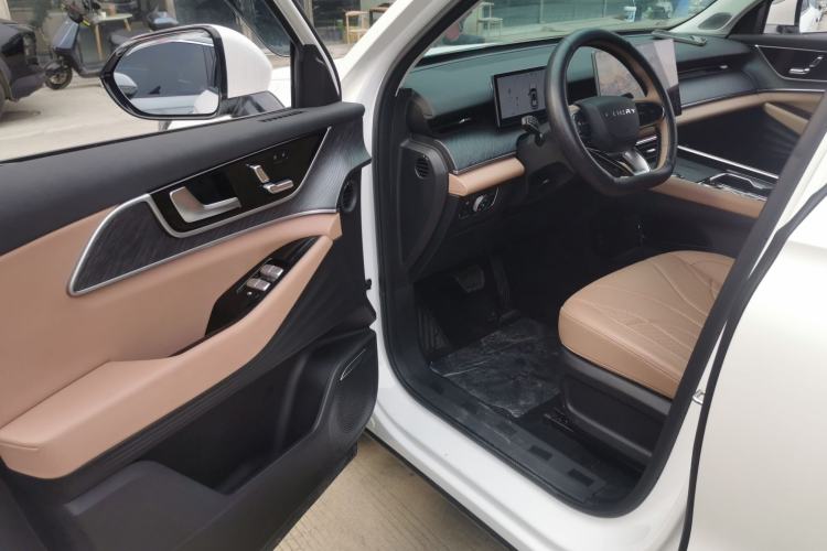 Used Chery Tiggo 8 L 2025 Model 2.0T Two-Wheel Drive Changhong Edition—5 Seaters
