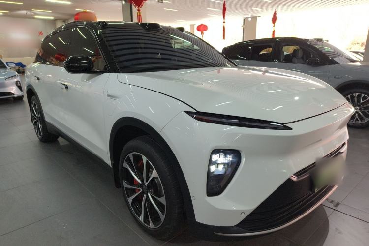 Used Nio ES8 2023 75 kWh Executive Edition Front Right 45 Deg
