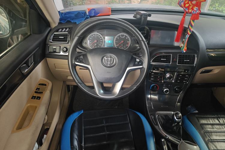 Used Brilliance V5 2012 1.5T Manual Two-Wheel Drive Luxury Version

