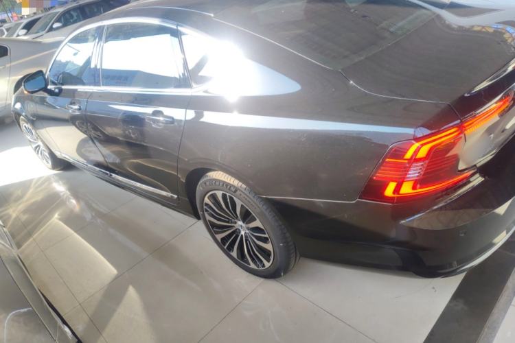 Used Volvo S90 New Energy 2025 Plug-in Hybrid Four-Wheel Drive Long-Range Zhiyi Luxury Edition Left Side