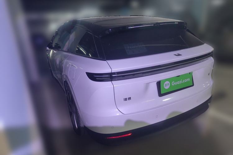 Used Li Auto i6 2025 Model Four-Wheel-Drive Standard Type
