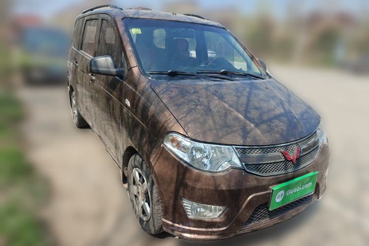Used Wuling Hongguang 2015 1.5L S Basic Version China V Standard Front Right 45 Deg