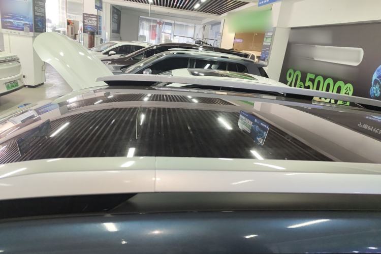 Used AION V 2024 Aion Tyrannosaurus 650 Smart Luxury Edition Roof