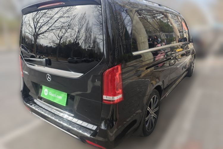 Used Mercedes-Benz V-Class 2022 V 260 L Long-wheelbase Luxury Edition Rear Right 45 Deg