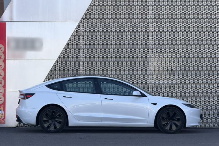 Used Tesla Model 3 2023 Long-Range All-Wheel-Drive Version