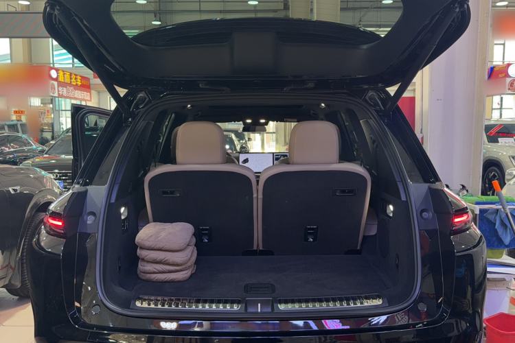 Used Li Auto L8 2025 Pro Smart Refresh Edition Trunk