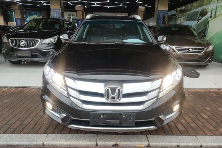 Used Honda Crosstour 2016 2.4L Luxury Edition Front