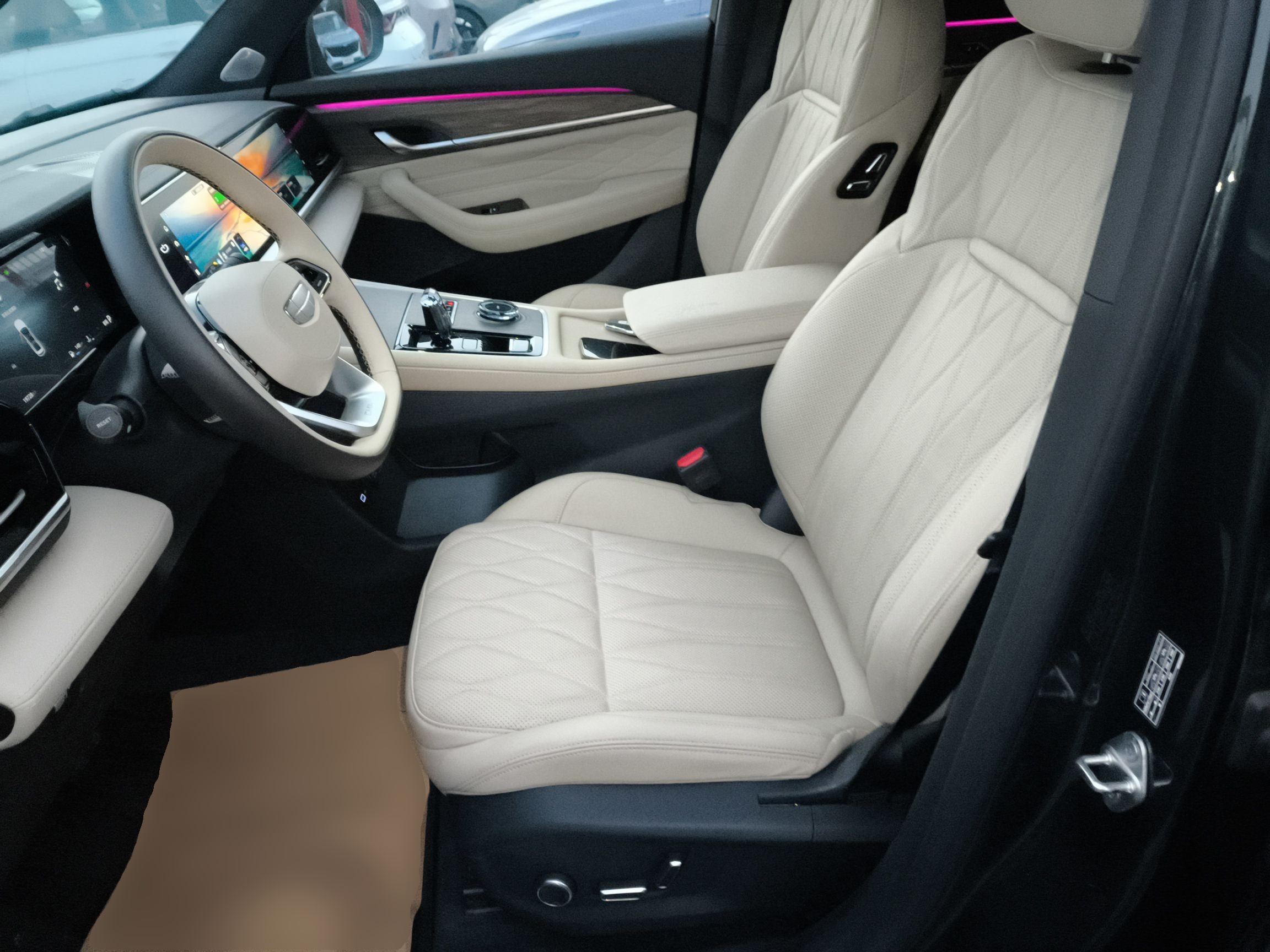 Переднее сиденье в автомобиле