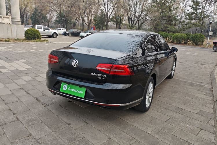 Used Volkswagen Magotan 2018 330TSI DSG Advanced Model Rear Right 45 Deg