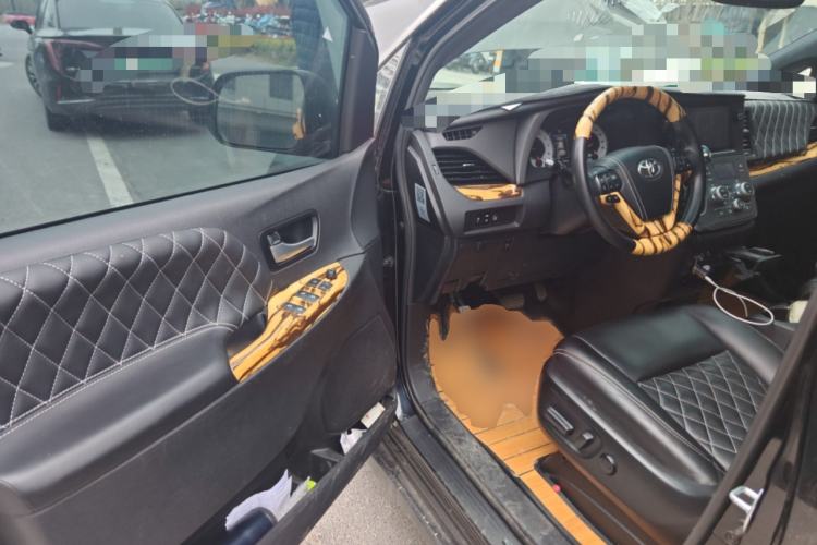 Used Toyota SIENNA 2015 3.5L Two-Wheel Drive LE Driver Seat