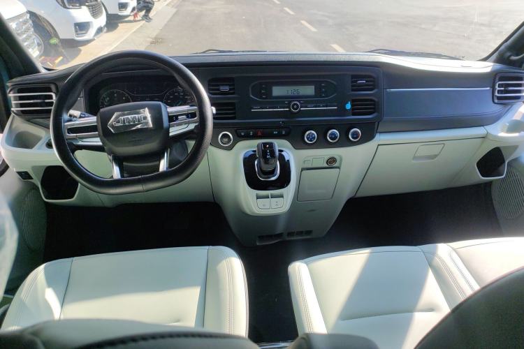 Used JMC Fushun 2025 2.0T 8AT Diesel Mid-Roof Mid-Height Commercial Multi-Purpose 7-Seater Passenger Vehicle