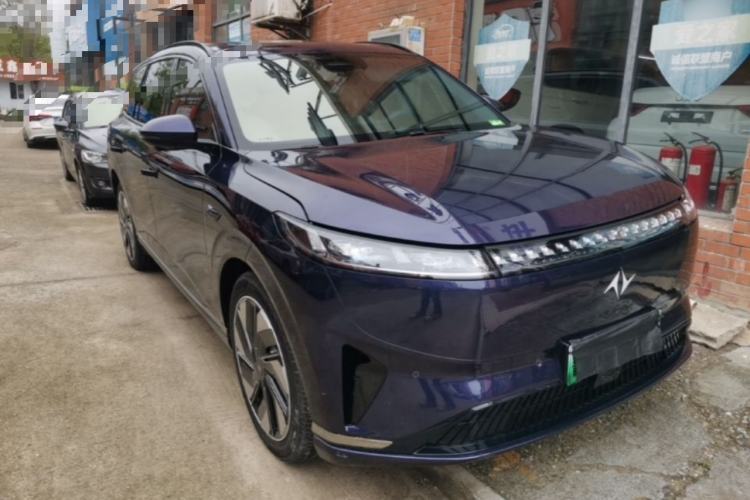 Used Dongfeng eπ eπ008 2024 636Max All-Electric Version 6 Seats Front Right 45 Deg