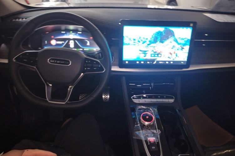 Used Skyworth HT-i 2024 Struggle Edition Center Console