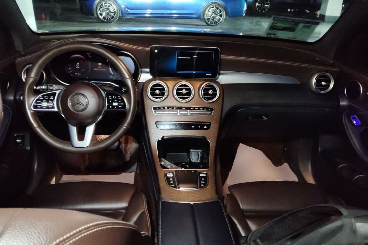 Used Mercedes-Benz GLC 2020 GLC 260 L 4MATIC Luxury Model Center Console