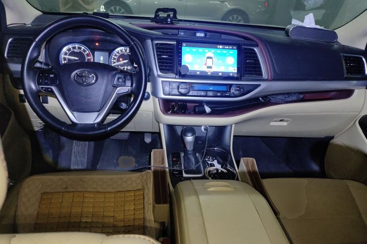 Used Toyota Highlander 2017 2.0T Four-Wheel Drive Luxury Edition 7 Seats