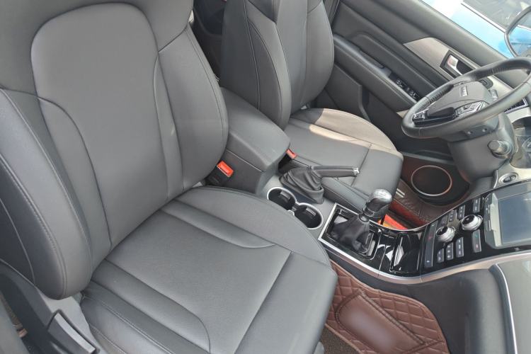 Used Haval H2 2017 Red-Label 1.5T Manual Two-Wheel-Drive Elite Model Right Front Seat