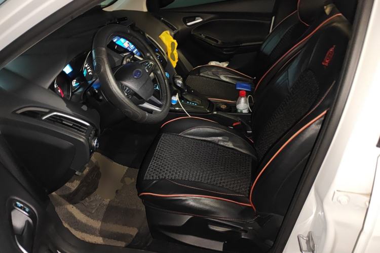 Used Ford Focus 2018 Sedan Classic 1.6L Automatic Trendy SmartDrive Edition Left Front Seat