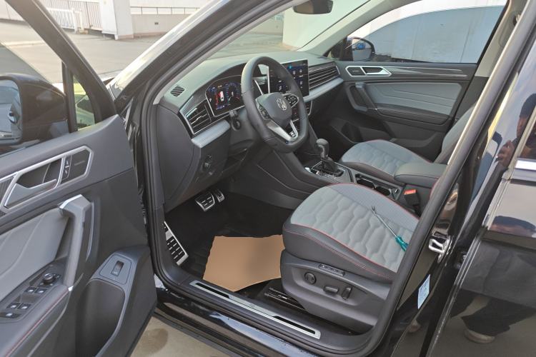 Used Volkswagen Tiguan L 2023 330TSI Automatic Two-Wheel Drive R-Line Flagship Edition Driver Seat