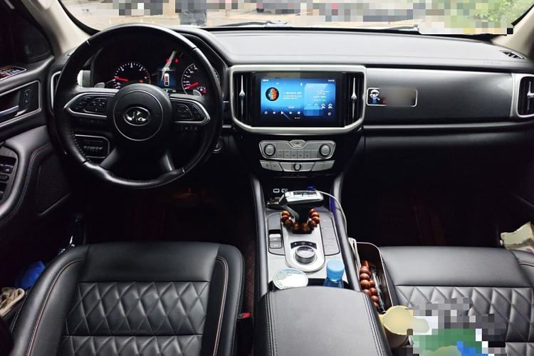 Used Great Wall Poer 2020 2.0T Automatic Diesel 4x4 Comfort Edition GW4D20M Center Console