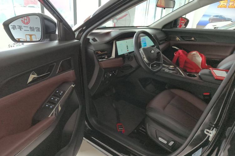 Used SOL X8 PLUS 2023 1.5 TGDI DCT Smart Edition 7-Seater